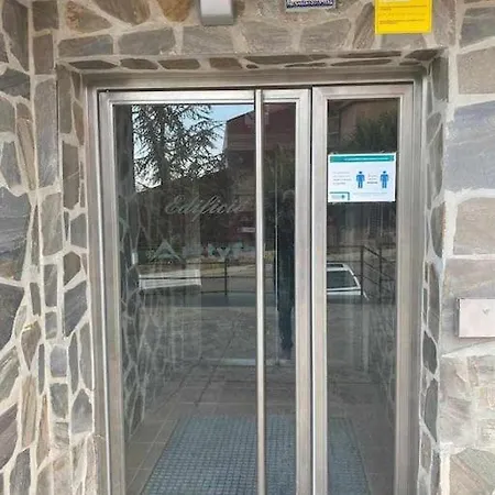 Holidays, Arttyfal, 2 4 Personas, Parking Y Wi-fi アパート