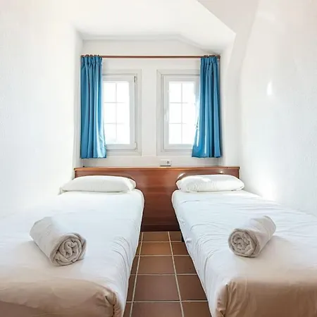 Holidays, Arttyfal, 2 4 Personas, Parking Y Wi-fi アパート *