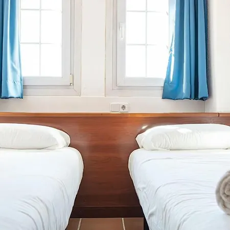 アパート Holidays, Arttyfal, 2 4 Personas, Parking Y Wi-fi *