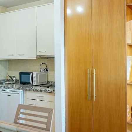 Holidays, Arttyfal, 2 4 Personas, Parking Y Wi-fi アパート
