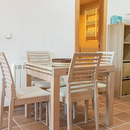 Holidays, Arttyfal, 2 4 Personas, Parking Y Wi-fi アパート